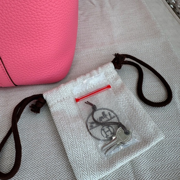 NEW Hermes Picotin Lock 18 Bag in Rose Azalée - Picture 5 of 5